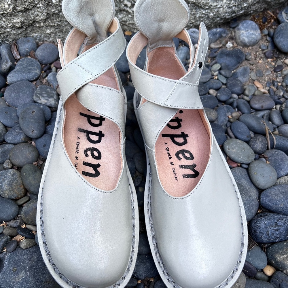 Trippen Vivienne Mary Jane leather flat in stone color New With Box